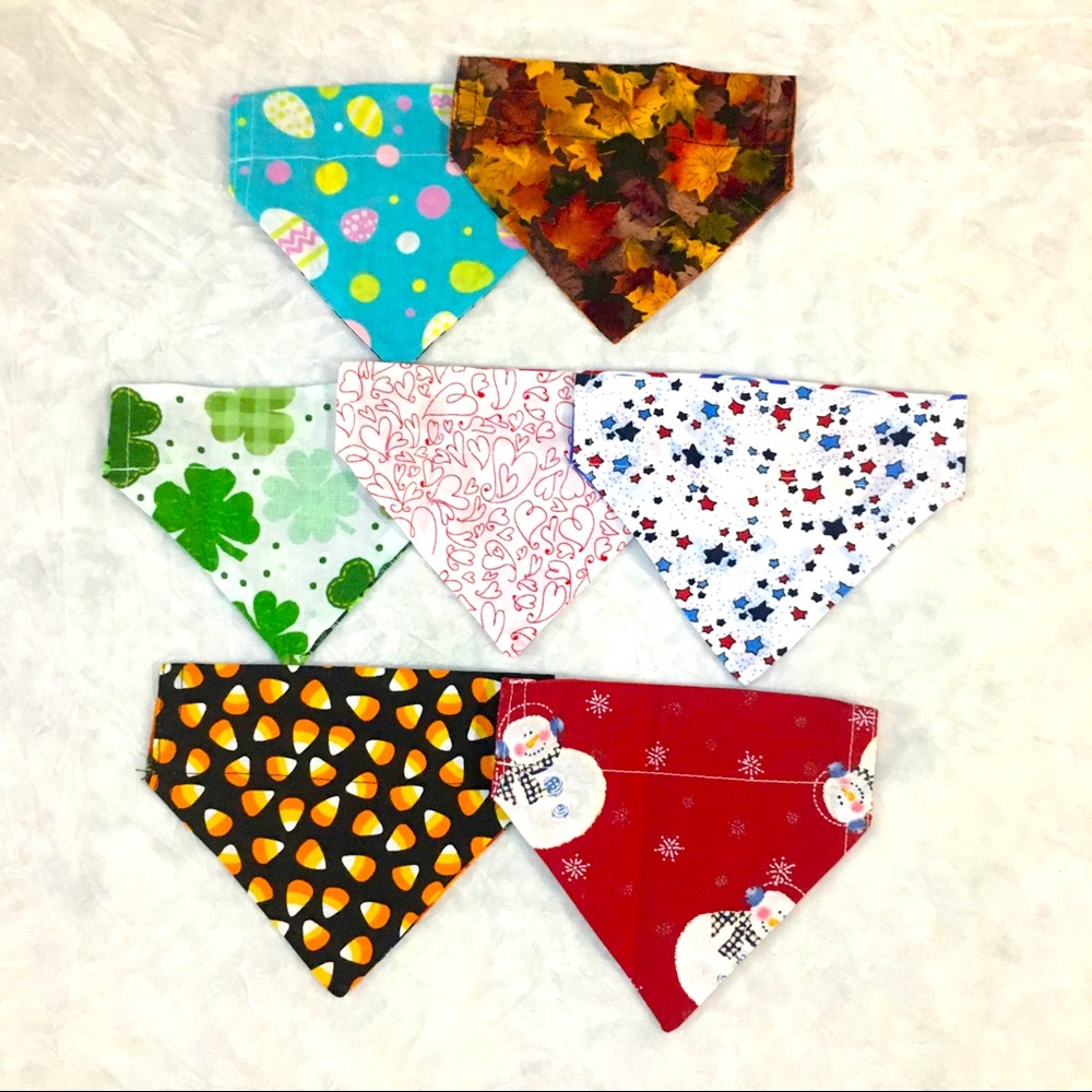 NWOT small reversable dog bandanas